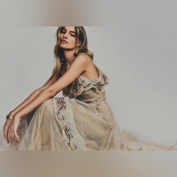 LoveShackFancy Arianna Gown Maxi Tulle Embroidered Champagne 10 EUC - Picture 9 of 11